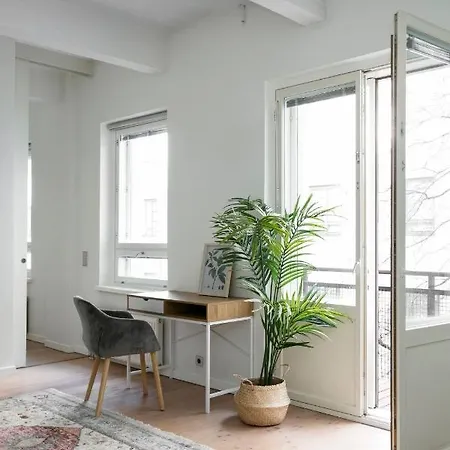 2ndhomes Loft With & Balcony By The White Church