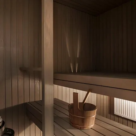 2ndhomes Loft With & Balcony By The White Church *