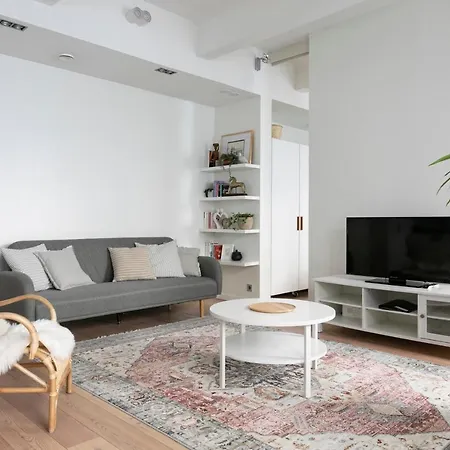 公寓 2ndhomes Loft With & Balcony By The White Church *